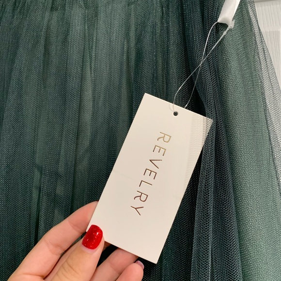 2 Brand new boxed bridesmaid dresses size 6 for sale. One for $150, Two for $200 - Picture 5 of 5